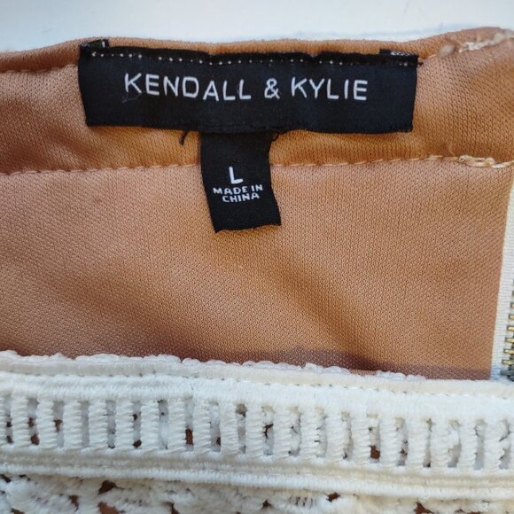 Crochet & Lace Mini Skirt  Scallop Hem Kendall & Kylie Women's Size Large  Boho - Picture 4 of 5